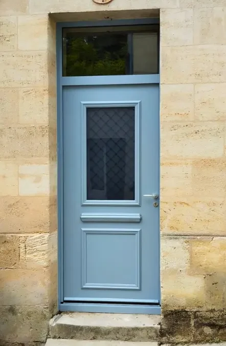 Installation d’une porte d’entrée à Bordeaux